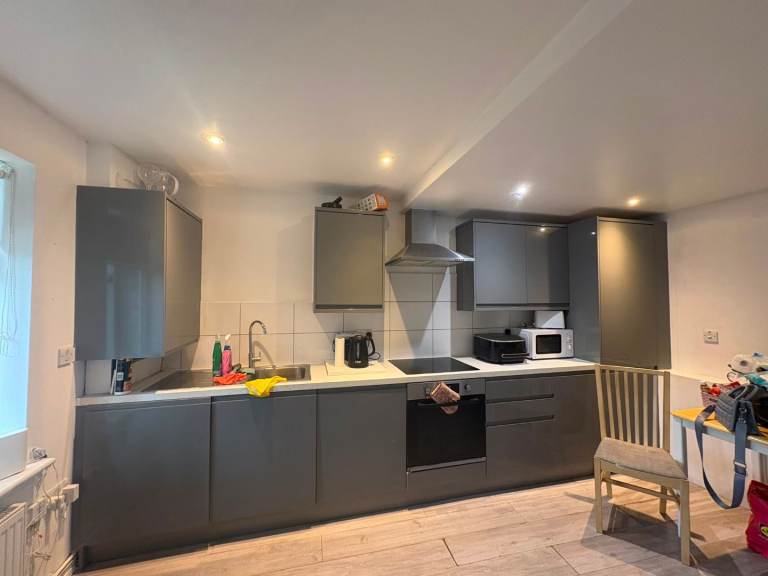 Delightful two bedroom flat to rent