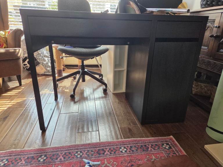 Small Ikea Micke desk in black/brown