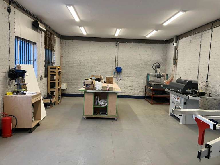 Workshop Office Studio Available to rent in Edmonton N18