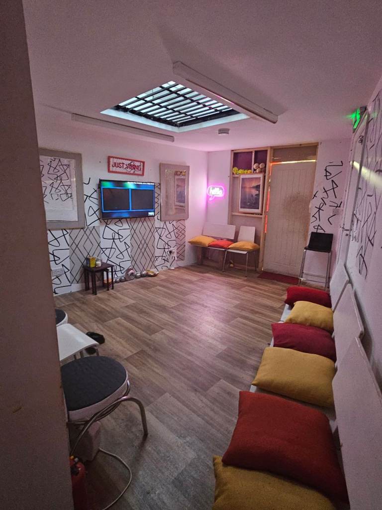 Shop Restaurant Lounges/ Basement and Bar E Class