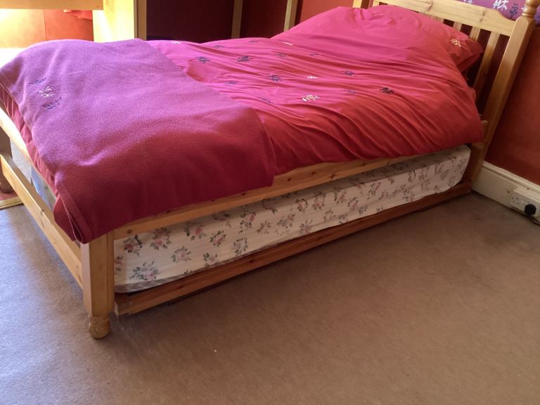 Single bed and trundle bed - free to collect