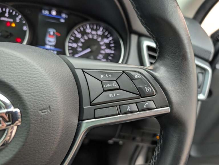 2021 Nissan Qashqai 1.3 DIG-T N-Motion SUV 5dr Petrol Manual Euro 6 (s/s) (140 ps) HILL START A H...