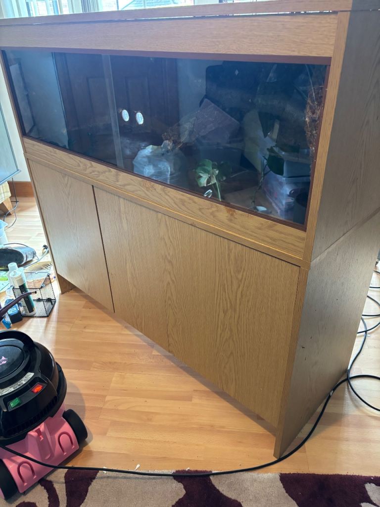 Viv Exotic 4ft with cabinet 