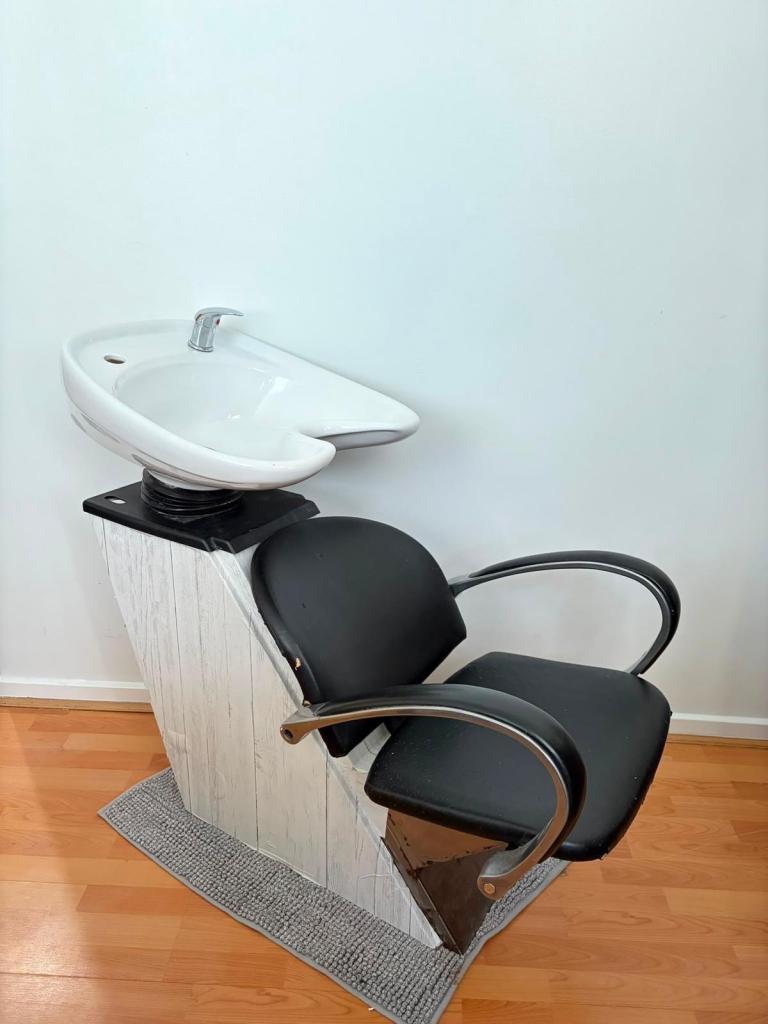 Hair dressing wash basin 