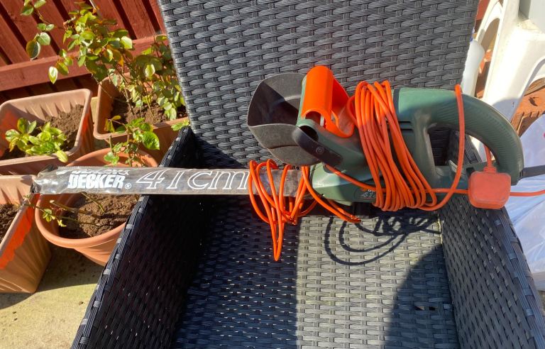 Black & Decker 41cm Hedge Trimmer