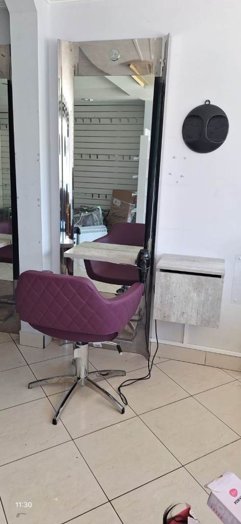 4 hairdresser stylist unit