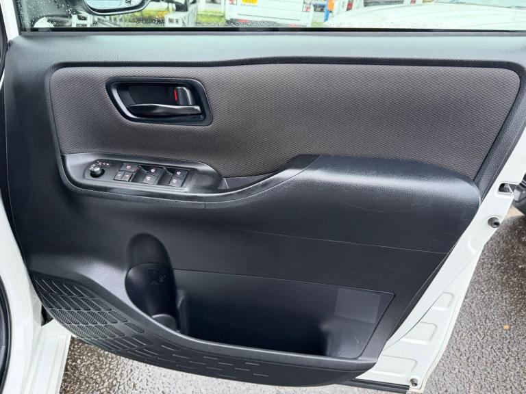  Toyota Noah 1.8 Petrol/Hybrid 7 Seater 5dr Petrol/Electric Hybrid Automatic