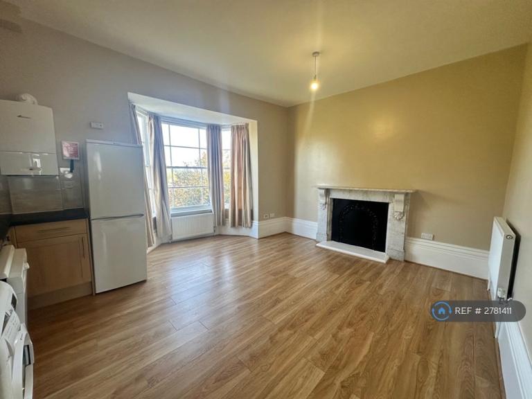 1 bedroom flat in Dover Place, Bristol, BS8 (1 bed) (#2781411)