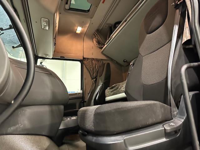 DAF XF 460 6x2 Sleeper Cab Tractor Unit