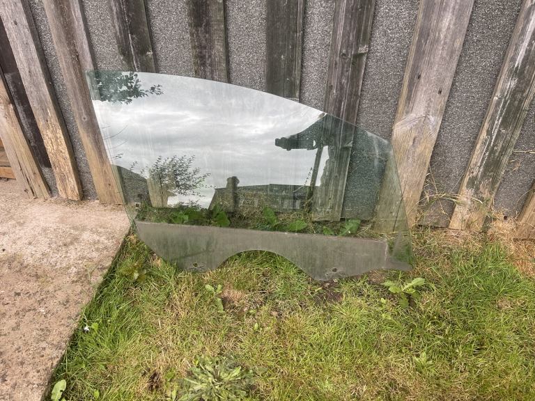 Vauxhall Astra MK6 front drivers side window with motor and mechanism