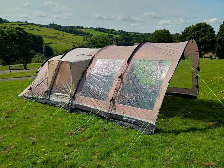 Outwell Nevada M 5-person tent with Extension and Carpet