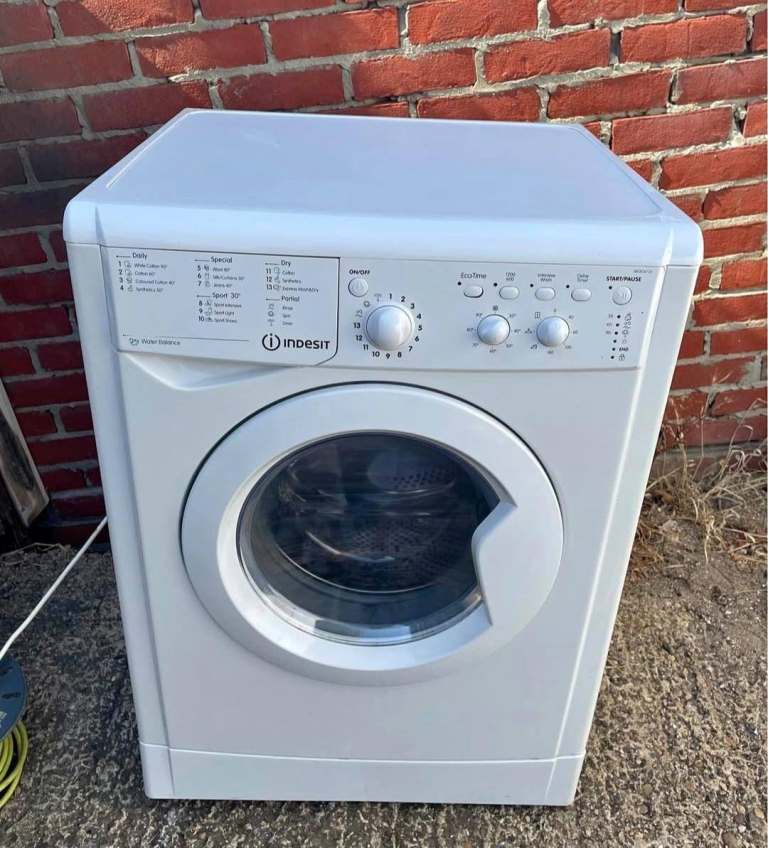 Indesit Washer dryer - White, Good Condition