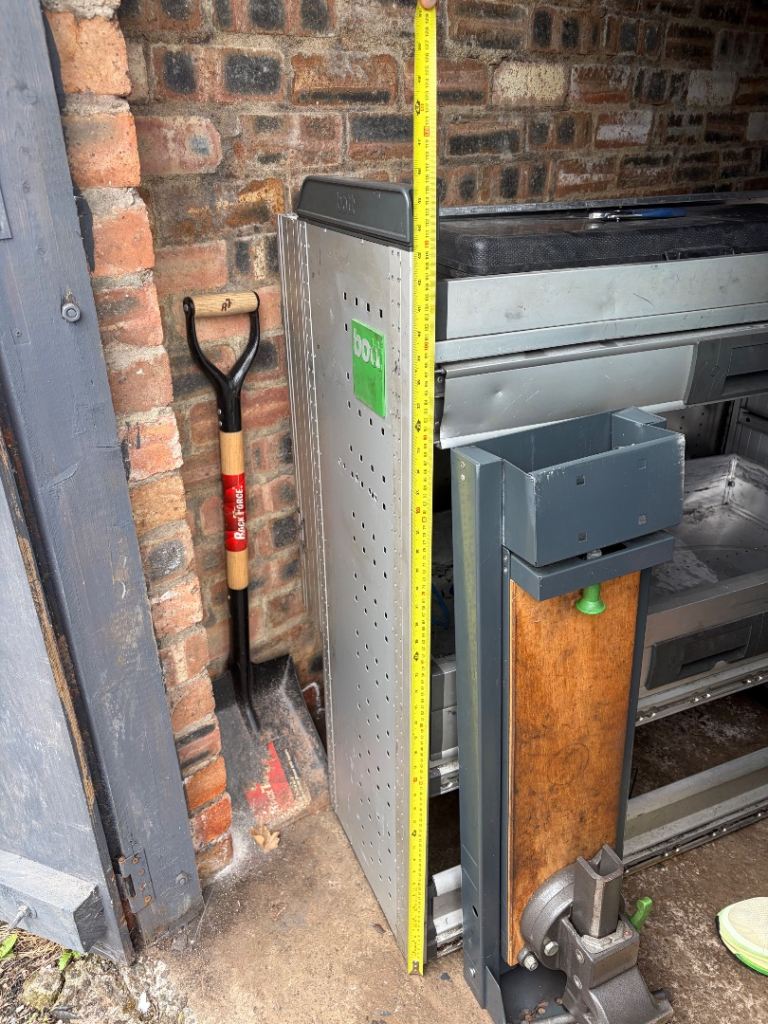 BOTT VAN RACKING TOOL CHEST FOLD OUT VICE