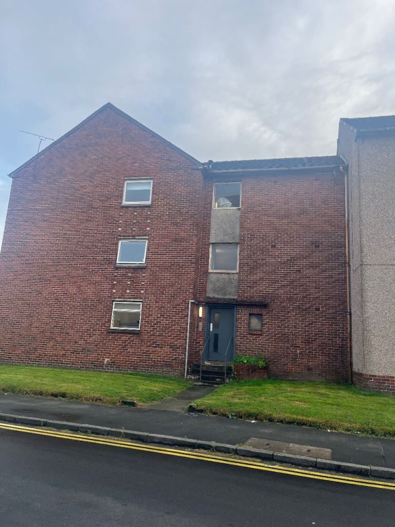 3 bedroom flat in Renfrew 