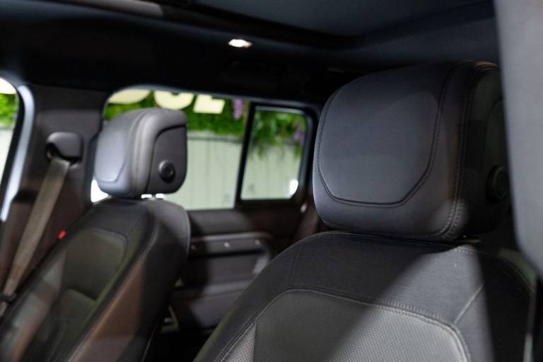 2021 Land Rover Defender 3.0 D300 MHEV X-Dynamic HSE SUV 5dr Diesel Auto 4WD Euro 6 (s/s) (300 ps...