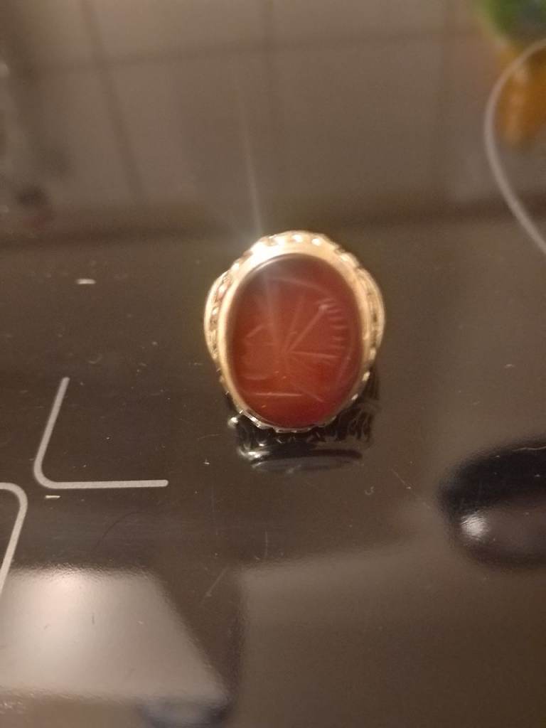 Men's gold vintage Carnelian signet ring.