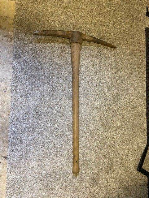 GARDENING DIGGING TOOL FOR SALE - PAVING ETC - ONLY £15