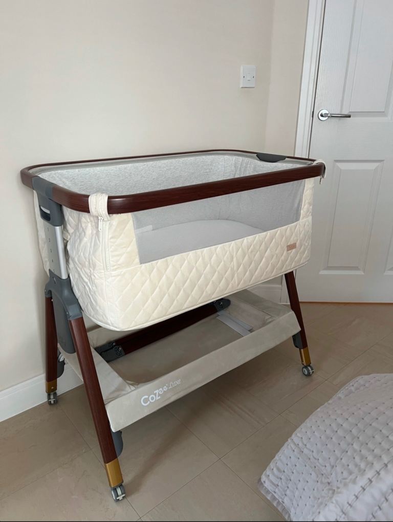 TUTTI BAMBINI COZEE LUXE BEDSIDE CRIB