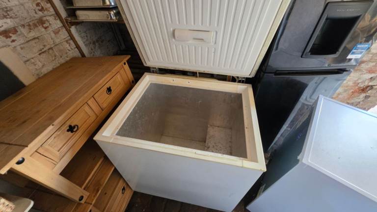 FRIDGE FREEZERS,FRIDGES, CHEST FREEZERS