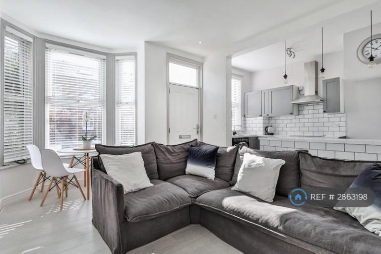 5 bedroom house in Grimthorpe Place, Leeds, LS6 (5 bed) (#2863198)