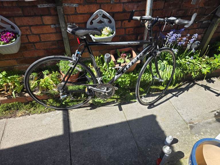 TREK Road Bike – Black, Good Condition