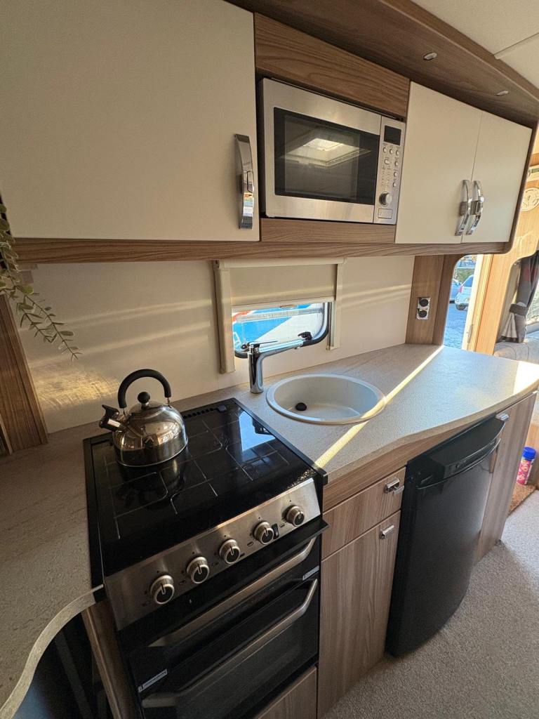 Swift ace prestige 2016 6 berth 