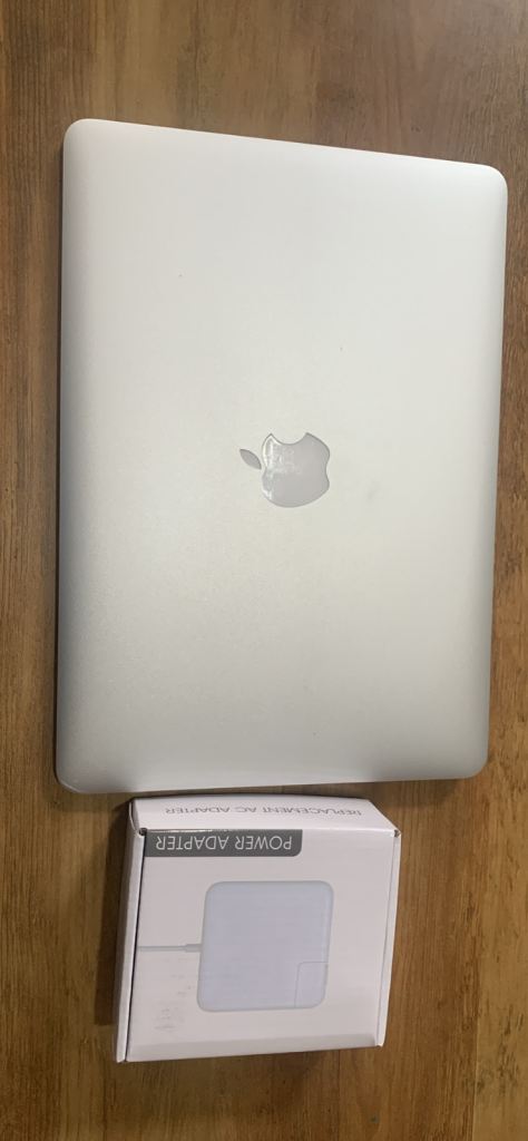 Apple MacBook Air 2017 13inch 128gb memory 