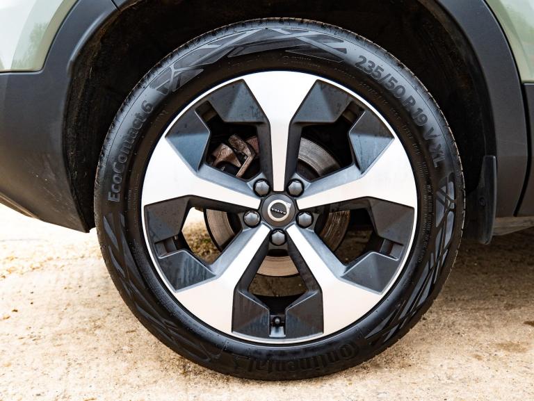 2024 Volvo XC40 2.0 B3 MHEV Plus DCT Auto Euro 6 (s/s) 5dr ESTATE Petrol/Electric Hybrid Automatic