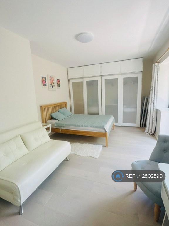 1 bedroom in Ealing/Acton Town, Ealing, W3 (#2502590)