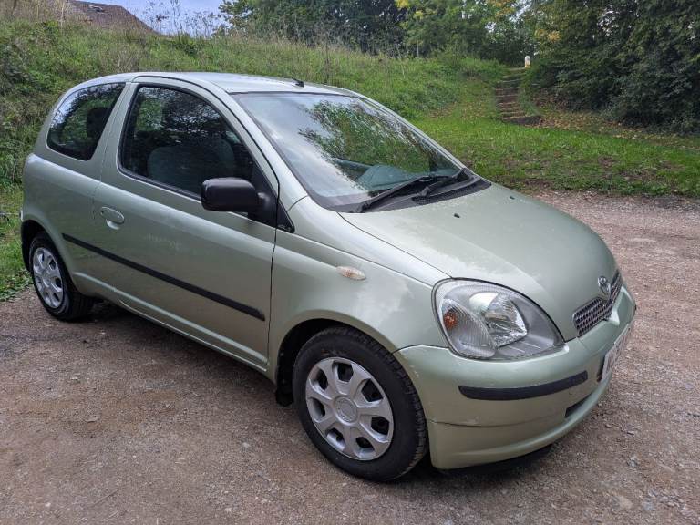 Toyota, YARIS 2002, Rare Green Automatic Auto 3 doors 