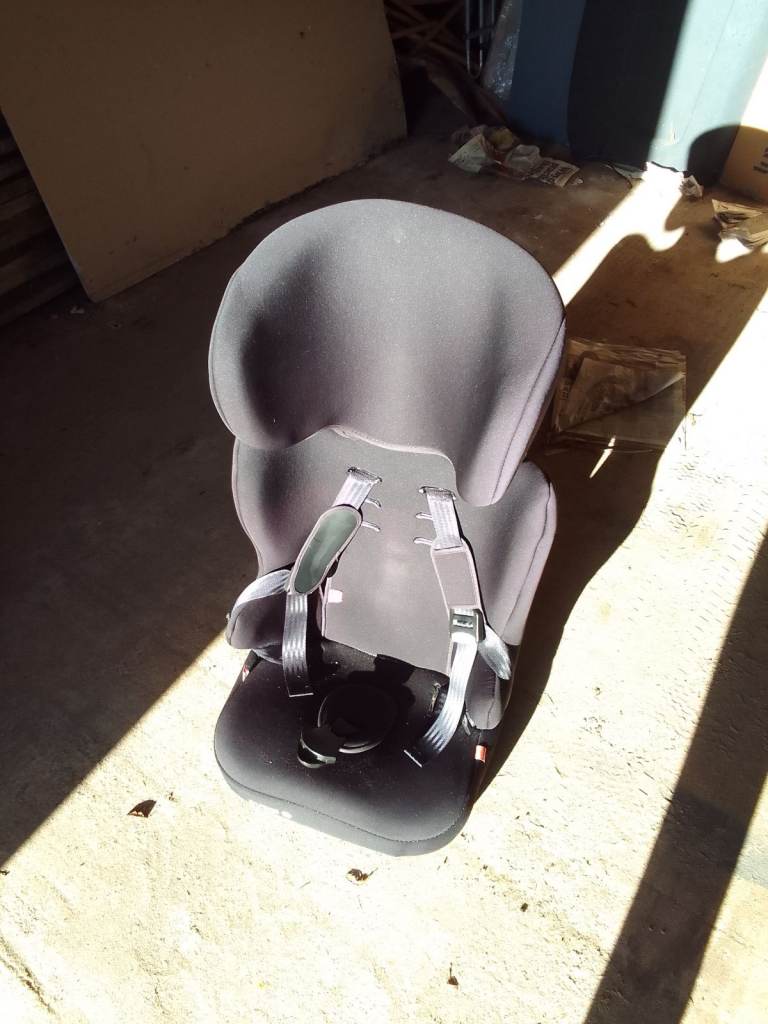 CHILD'S CAR SEAT CUGGI EXCELLENT CONDITION
