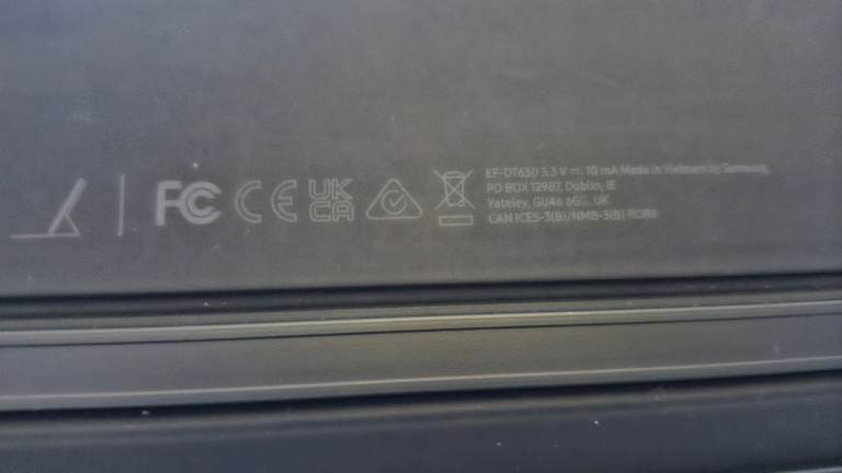 UNDER OFFER... Samsung Tab S7 / S8 Keyboard Folio Case