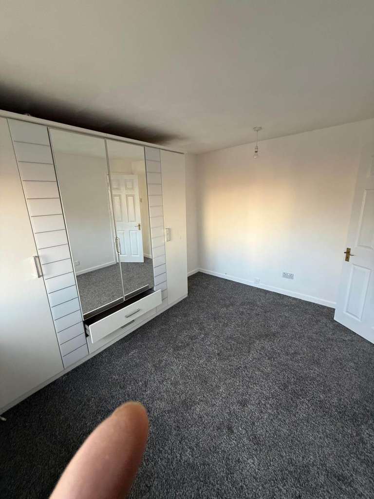 Three bed near Luton and Dunstable Hospital