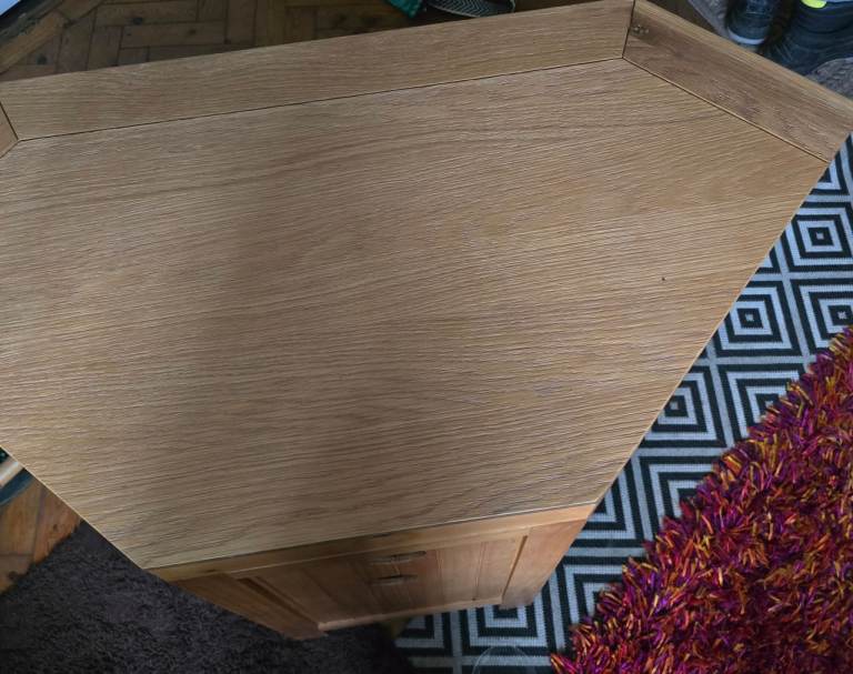 solid wood tv unit/stand
