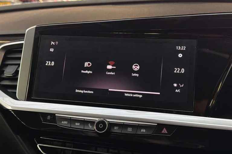 2023 Vauxhall Grandland 1.2 Turbo Ultimate 5dr HATCHBACK PETROL Manual