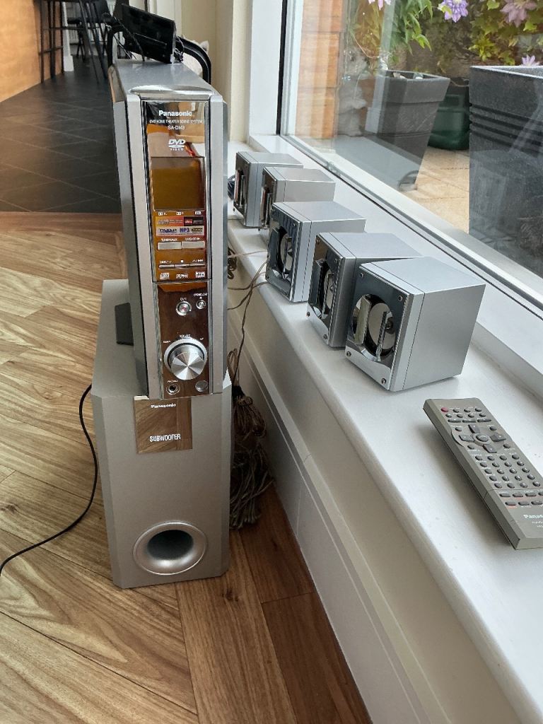 Panasonic DVD Home theatre surround sound system.  SA – DM3. DVD ANDVIDEO.