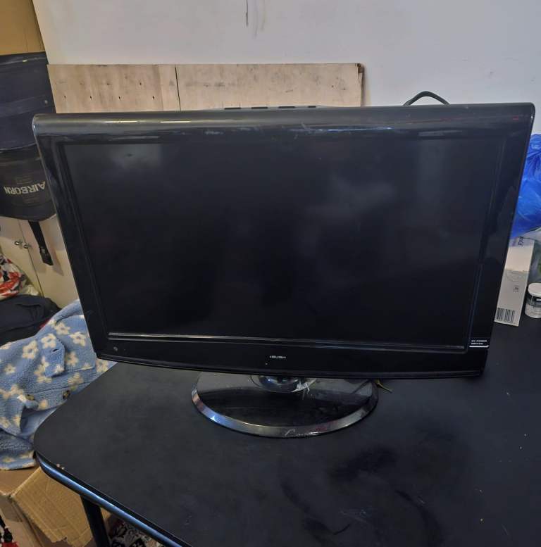 Bush A319D 19" HD Ready Digital LCD TV DVD Combi