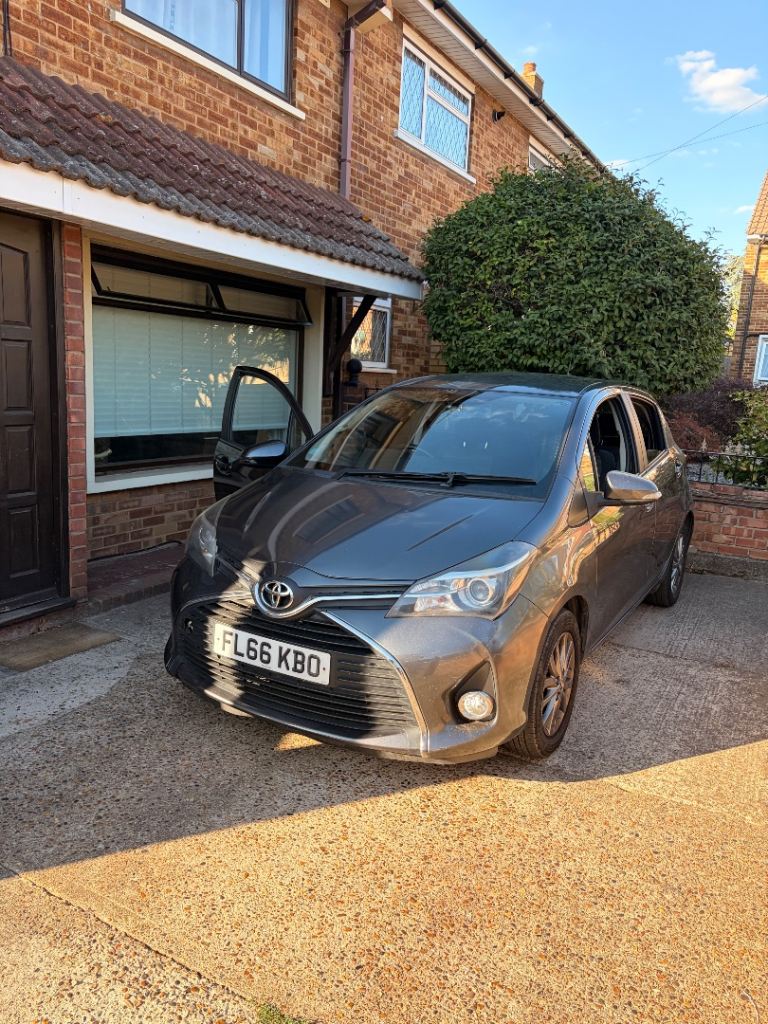 Toyota, YARIS, Hatchback, 2016, Manual, 1329 (cc), 5 doors