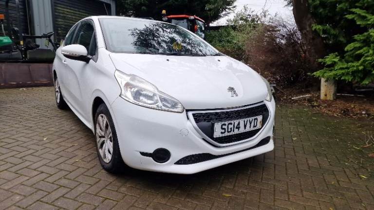 2014 Peugeot 208 1.4 diesel low 50k miles 1 owner