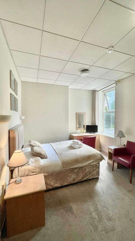 Double ensuite rooms by the beach