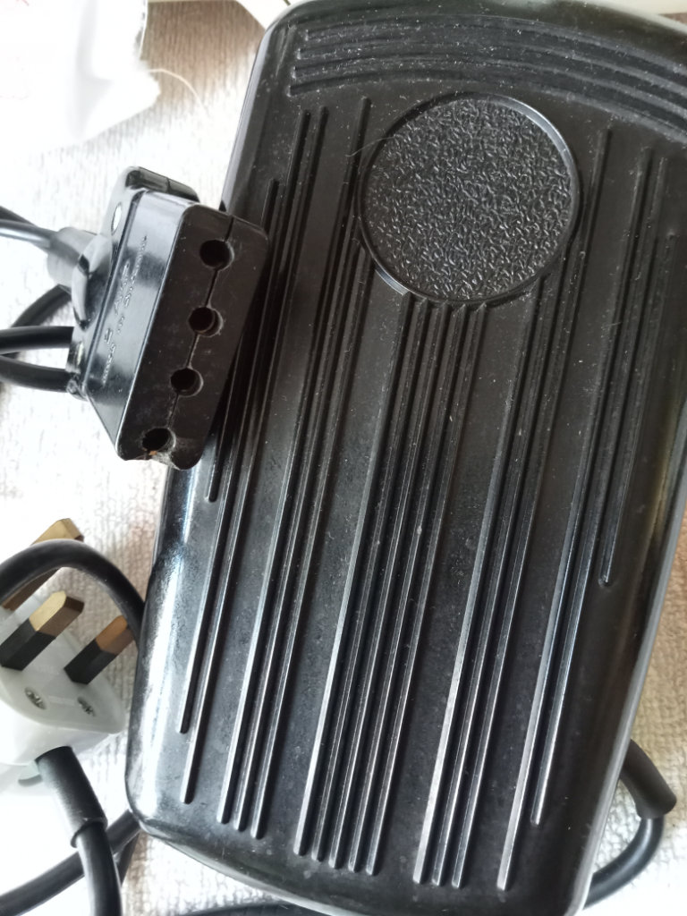 singer/toyota/brother jones electric sewing machine peddles 20 pound each.