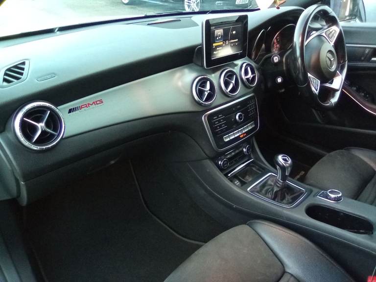 Mercedes-Benz, CLA, Saloon, 2016, Manual, 2143 (cc), 4 doors