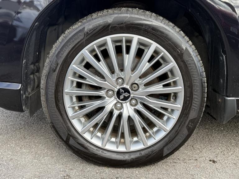 MITSUBISHI OUTLANDER 2.4 h TwinMotor 13.8kWh 4h 2018