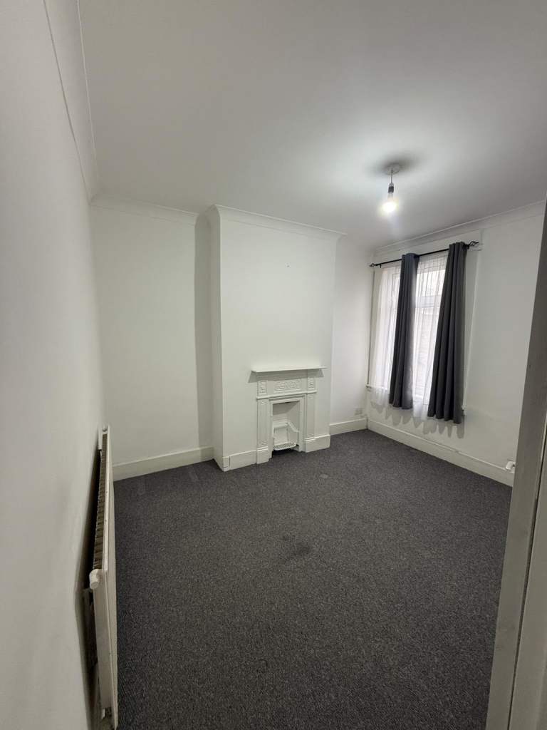 4 Bedroom 2 Bathroom house ToLet