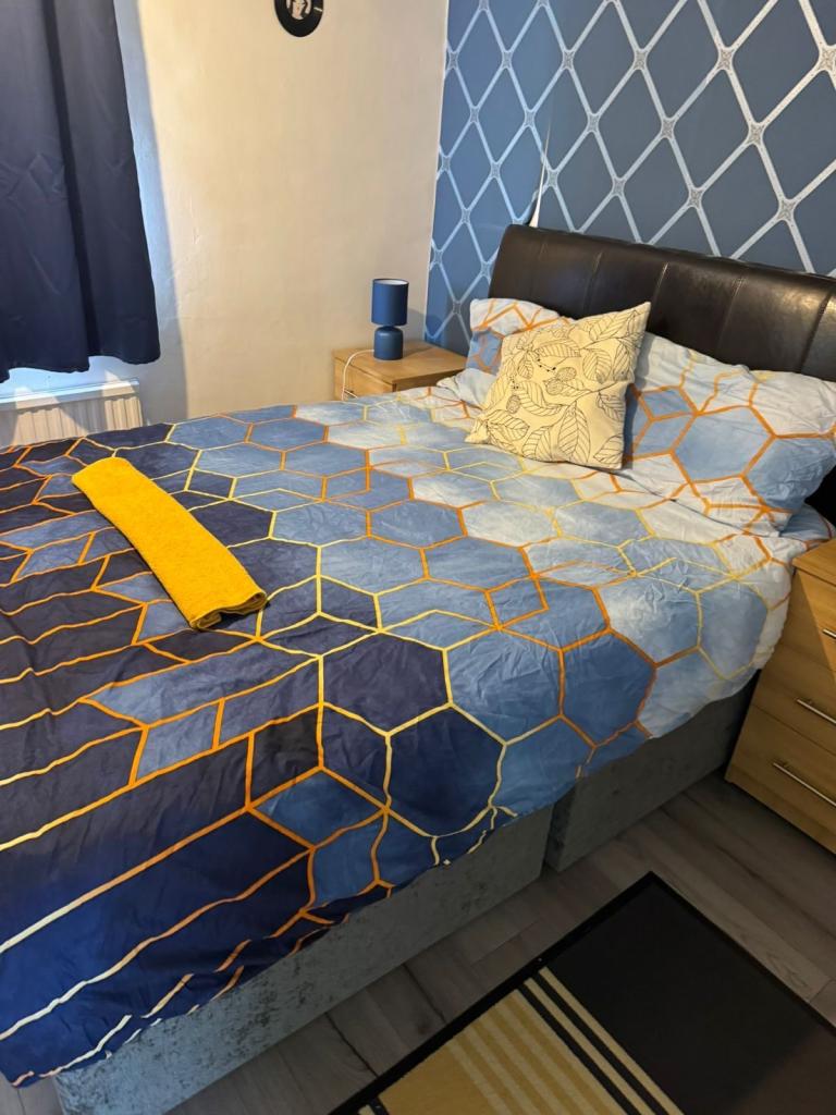 Double Room to let in Crawley 