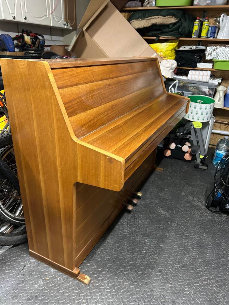 Kimball US made upright piano 