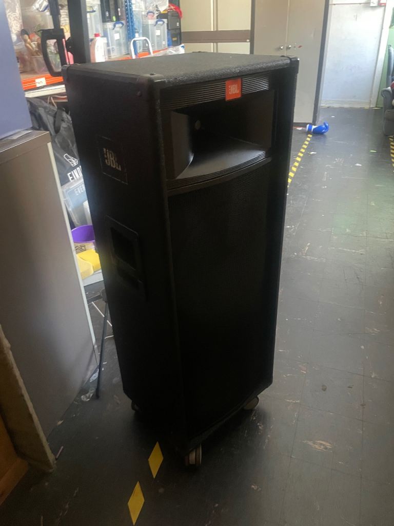 Speaker equipment 