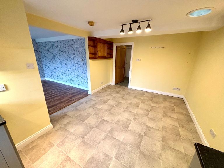 2 Bed Apartment Comber Square for rent