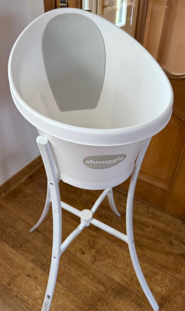 image for BABY SHNUGGLE BATH COMPLETE WITH STAND 