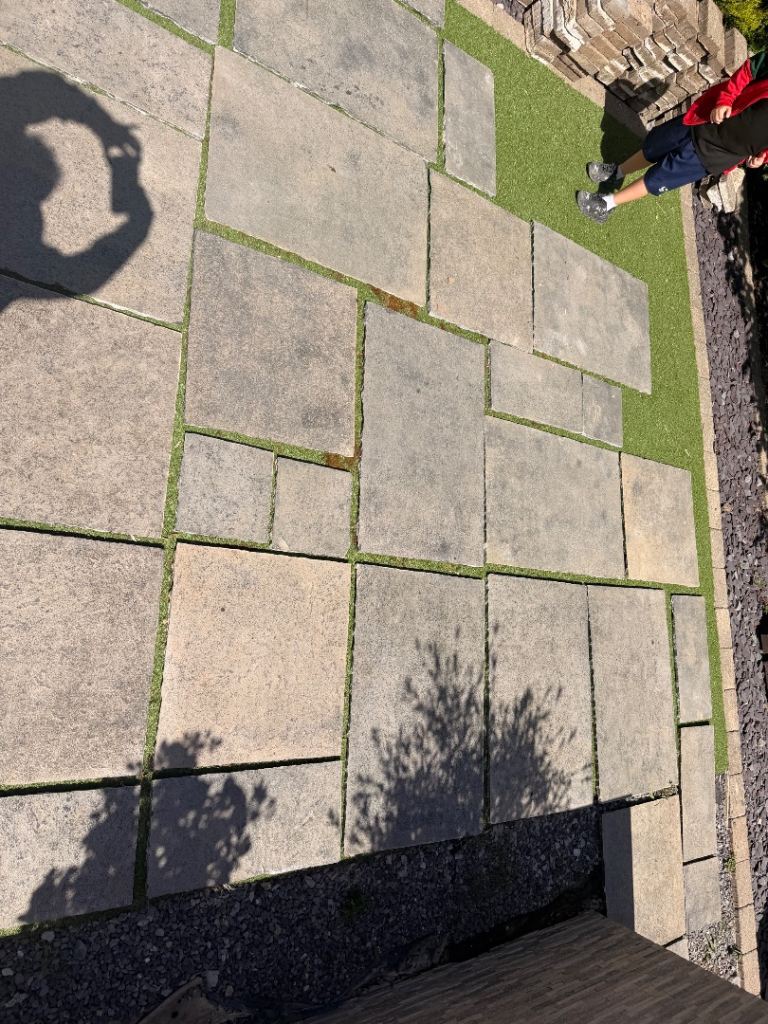     Garden Paving Slabs – Various Sizes – Ready Lifted
